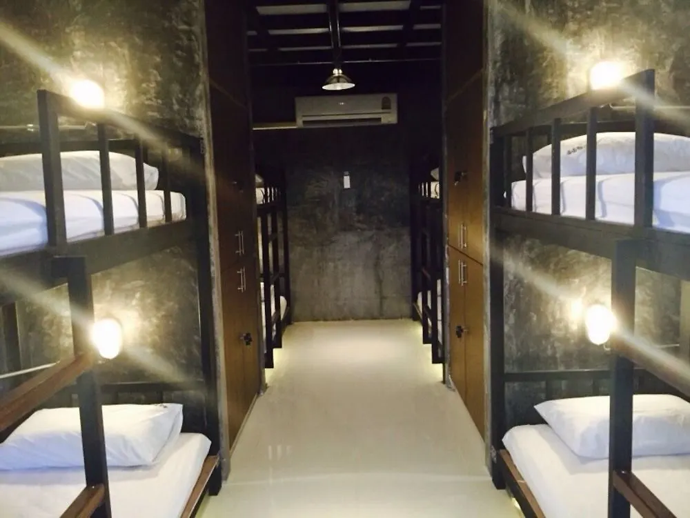 Hotel Oyo 585 Freedom Hostel @ Phi Phi