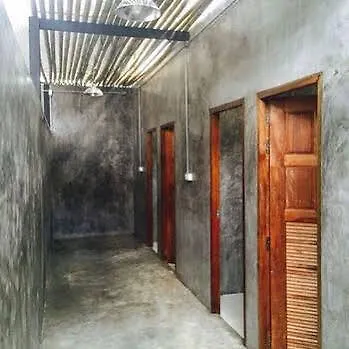 Oyo 585 Freedom Hostel @ Phi Phi Hotel